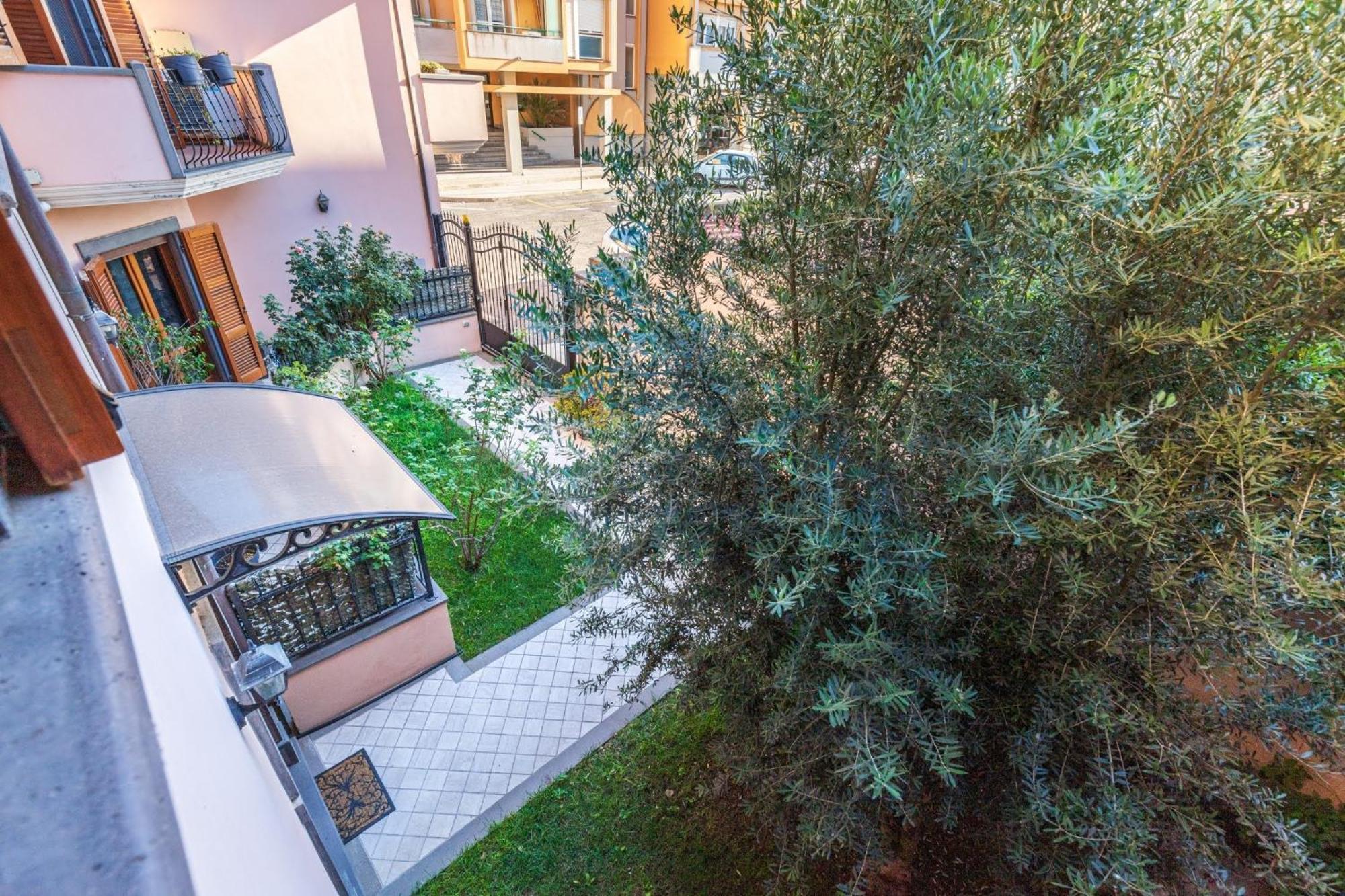 Casa Lilla 1 E 2 Appartement Oristano Buitenkant foto